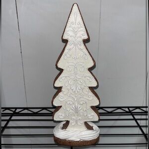 Elegant White and Brown Gingerbread Tree Decor